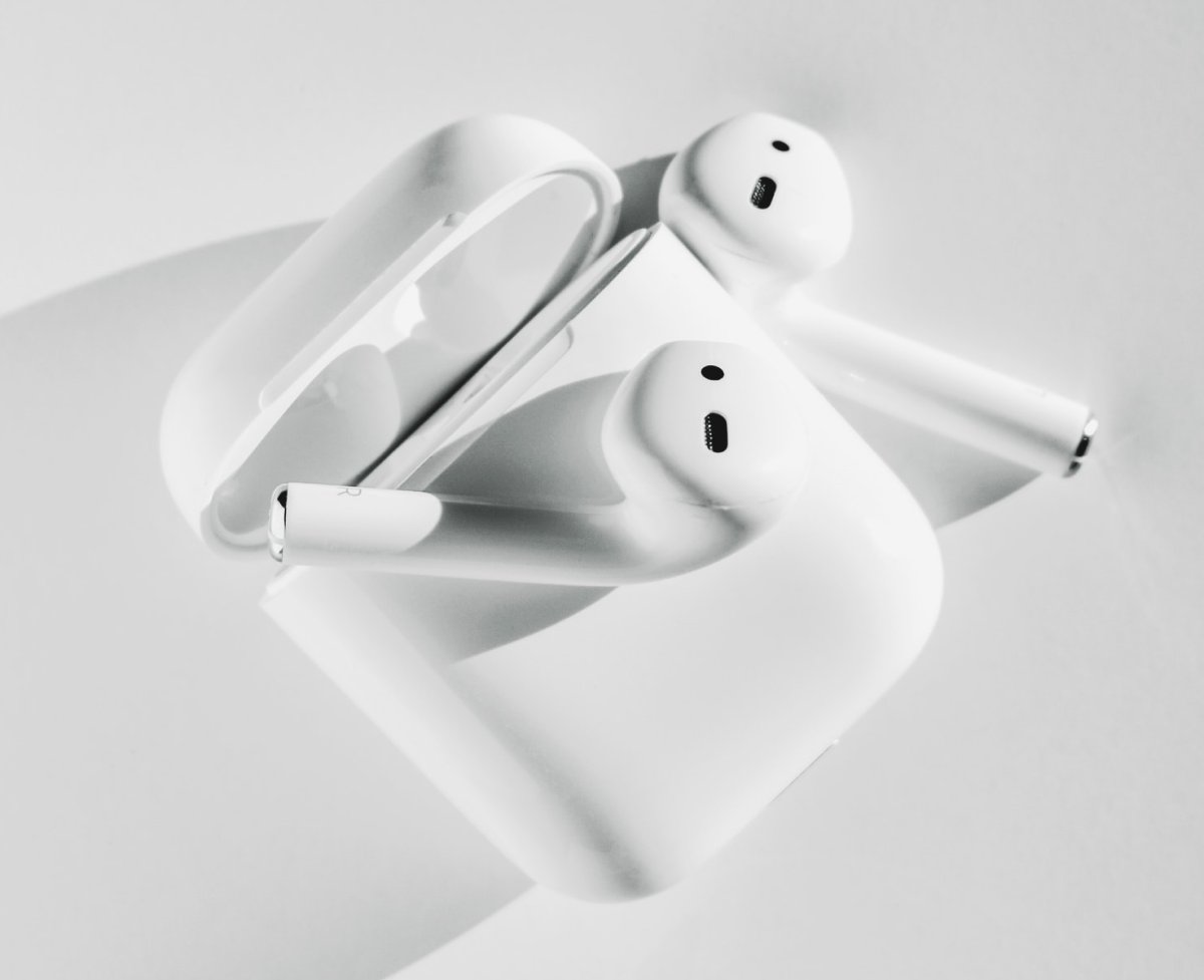 Наушники airpods pro 2 не заряжаются. Air pods 2022. Наушники беспроводные AIRPODS Pro (Premium). AIRPODS Pro.