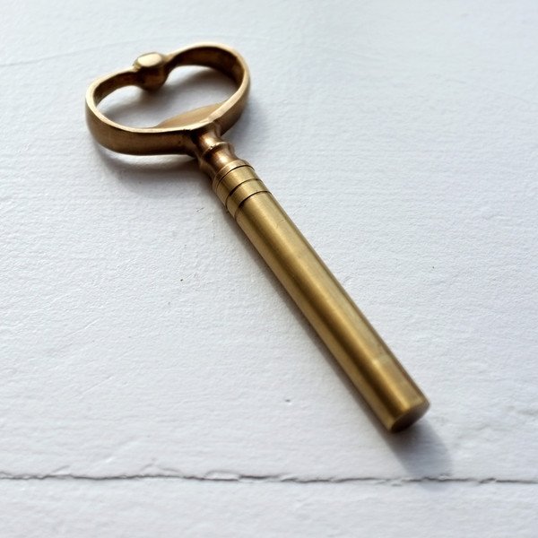 key-brass1101998782