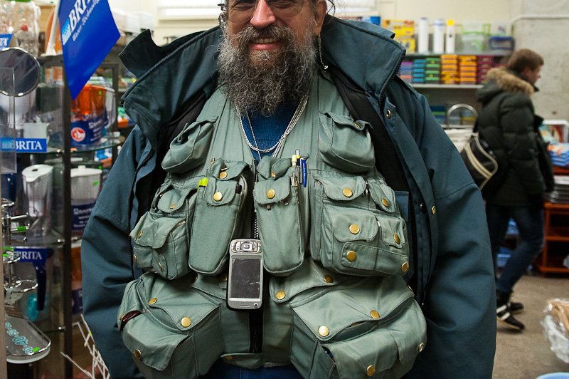 Вассерман и его жилетка с карманами, фото