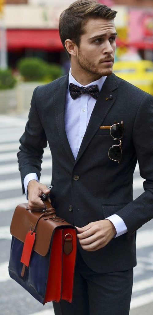 Картинки brodude.ru на тему мужских сумок. Сумка портфель, можно через плечо и с деловым костюмом